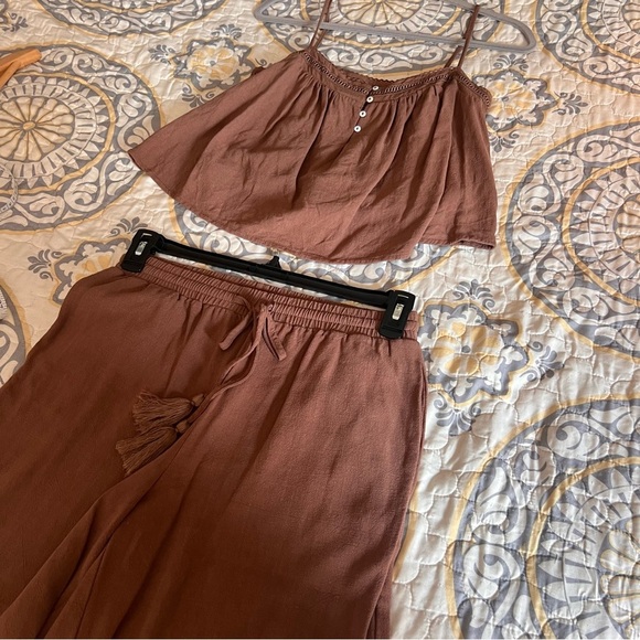 VICI + Caitlyn Collab Linen Blend Two Piece Set. Button top, wide leg pant, M - Picture 8 of 16